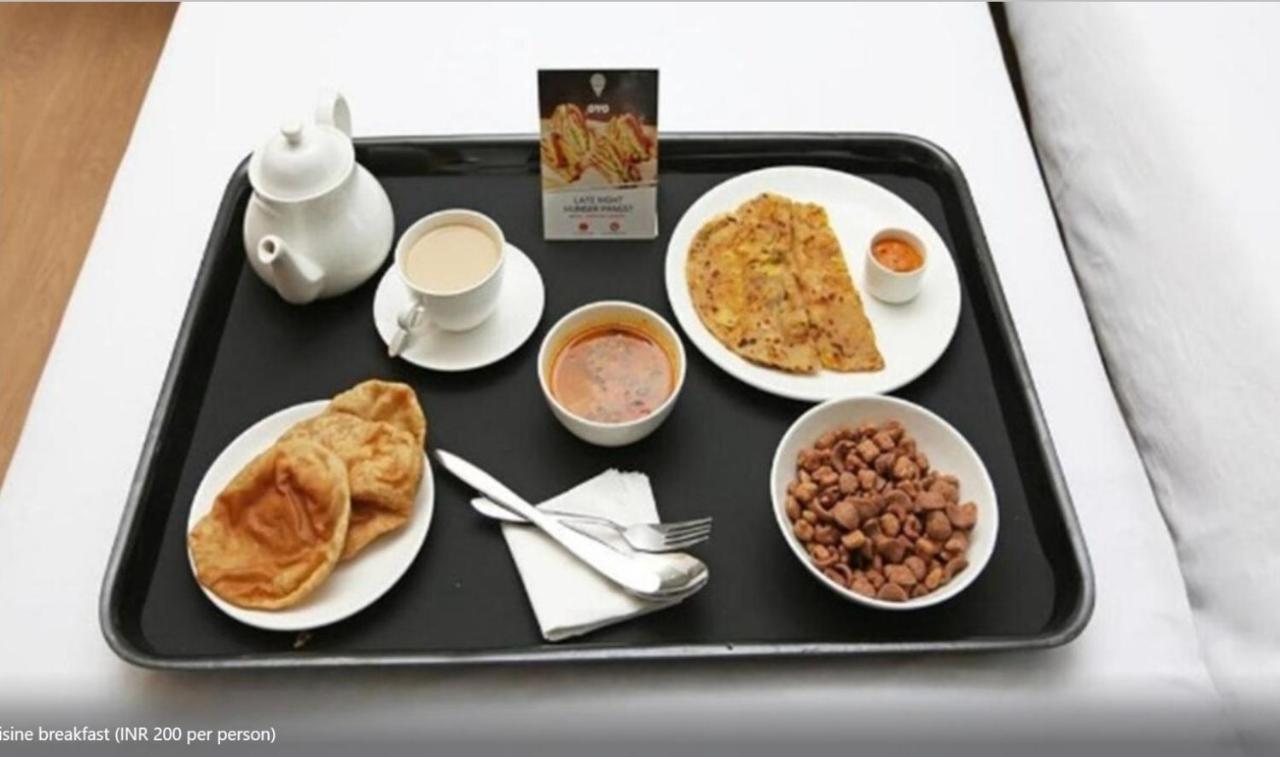 Hotel Clink New Delhi Airport Ngoại thất bức ảnh