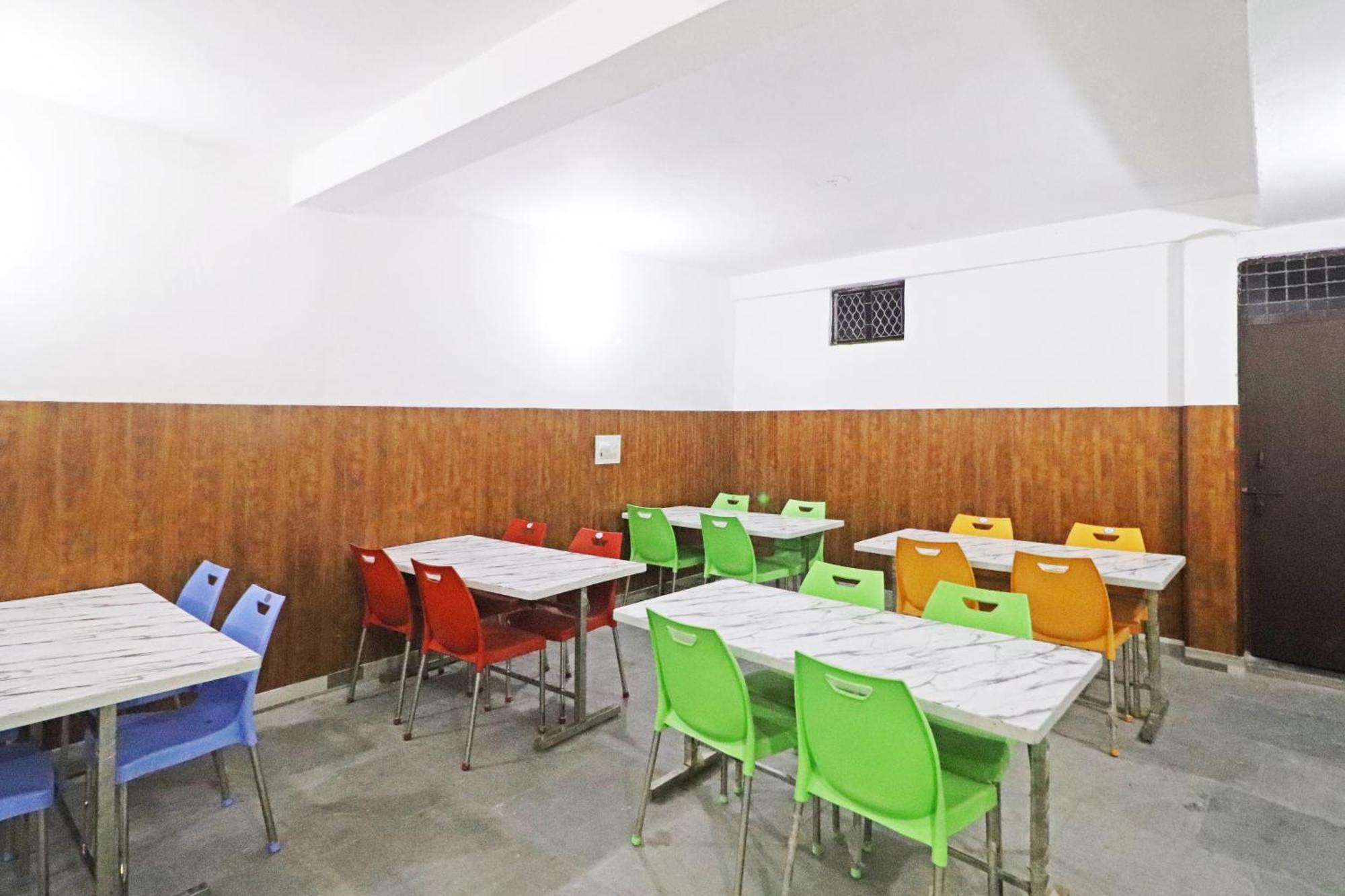 Hotel Clink New Delhi Airport Ngoại thất bức ảnh