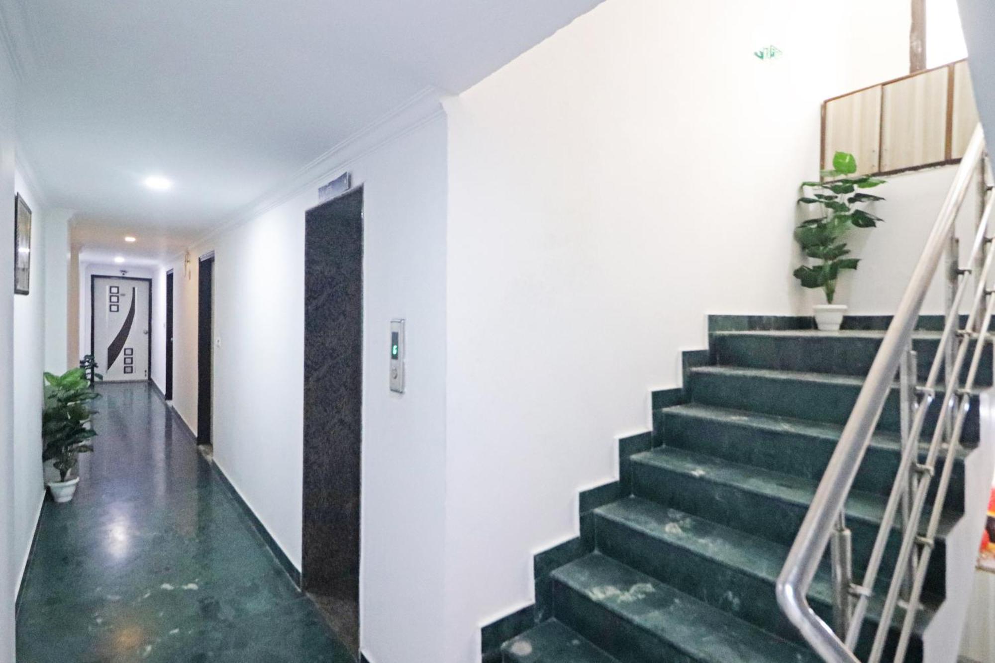 Hotel Clink New Delhi Airport Ngoại thất bức ảnh