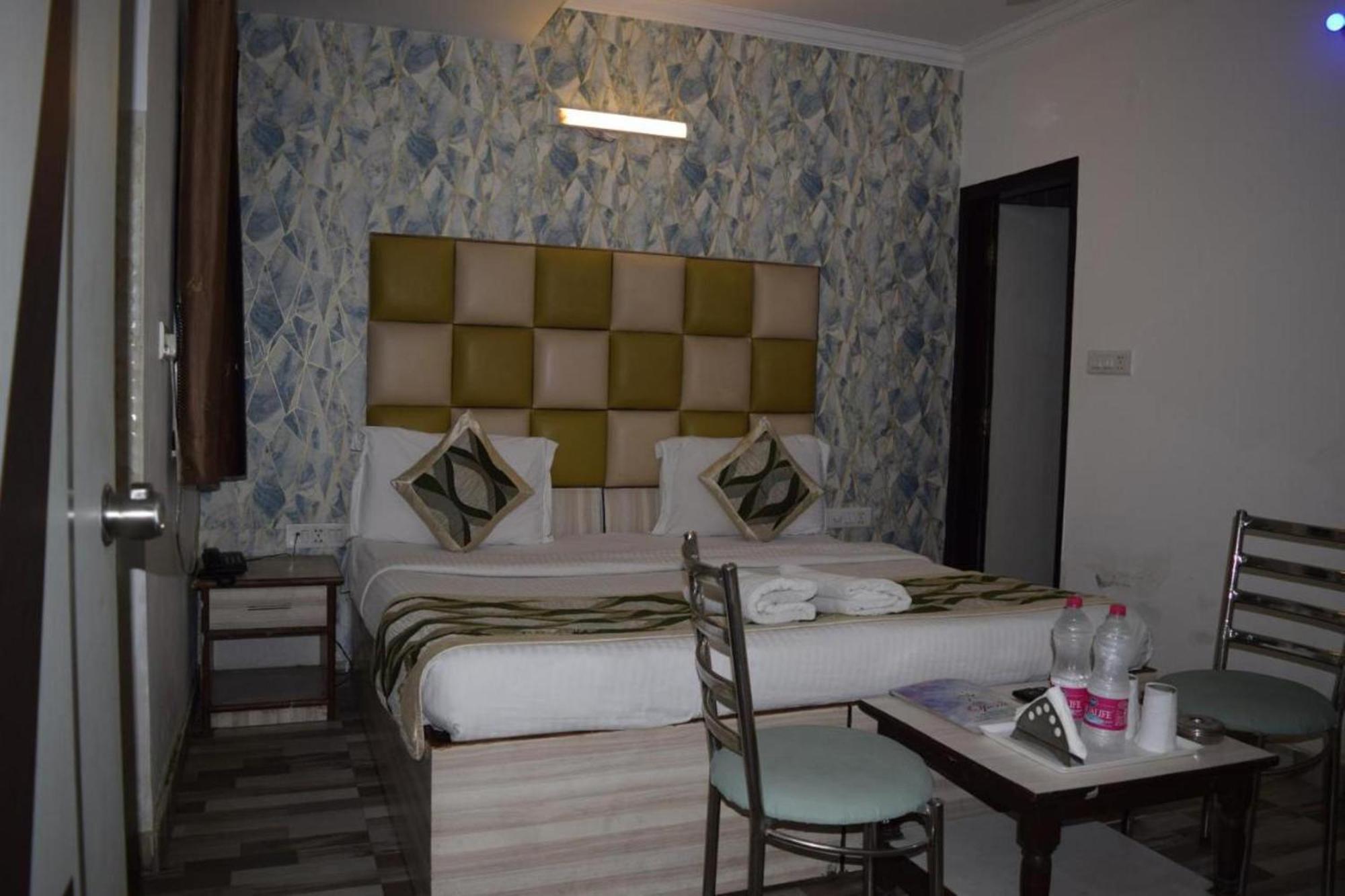 Hotel Clink New Delhi Airport Ngoại thất bức ảnh