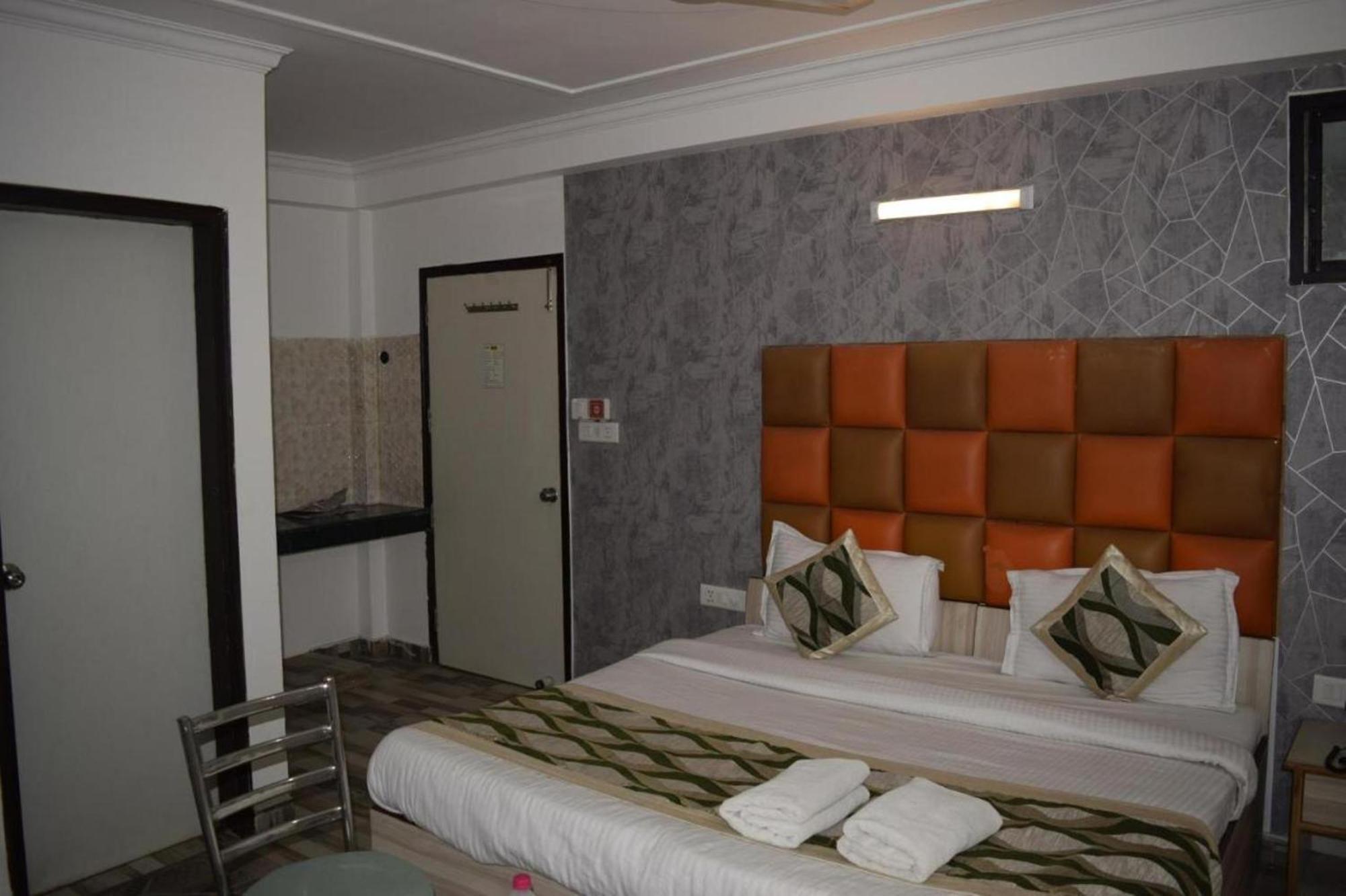 Hotel Clink New Delhi Airport Ngoại thất bức ảnh