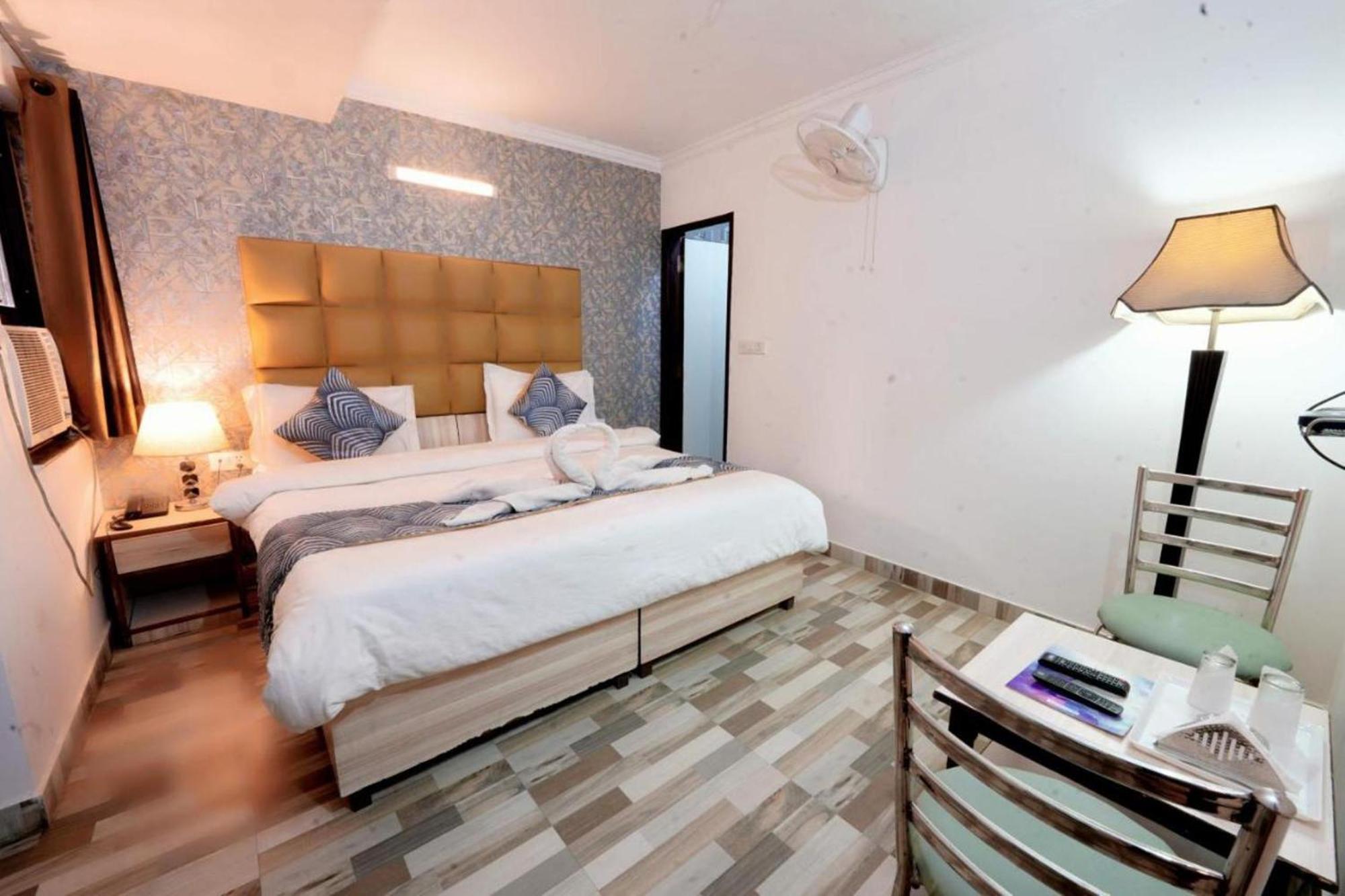 Hotel Clink New Delhi Airport Ngoại thất bức ảnh