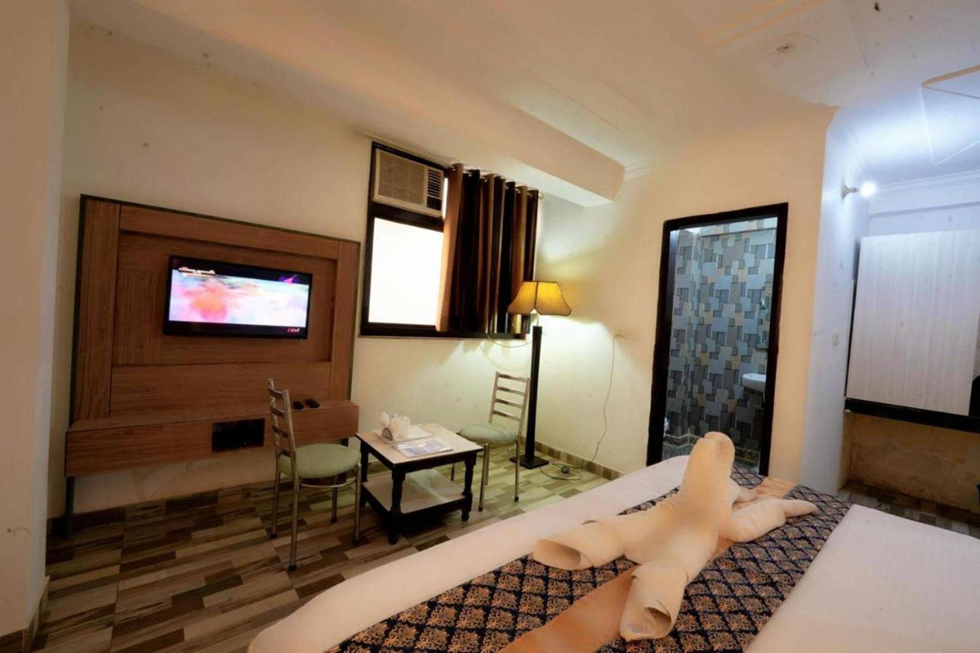 Hotel Clink New Delhi Airport Ngoại thất bức ảnh