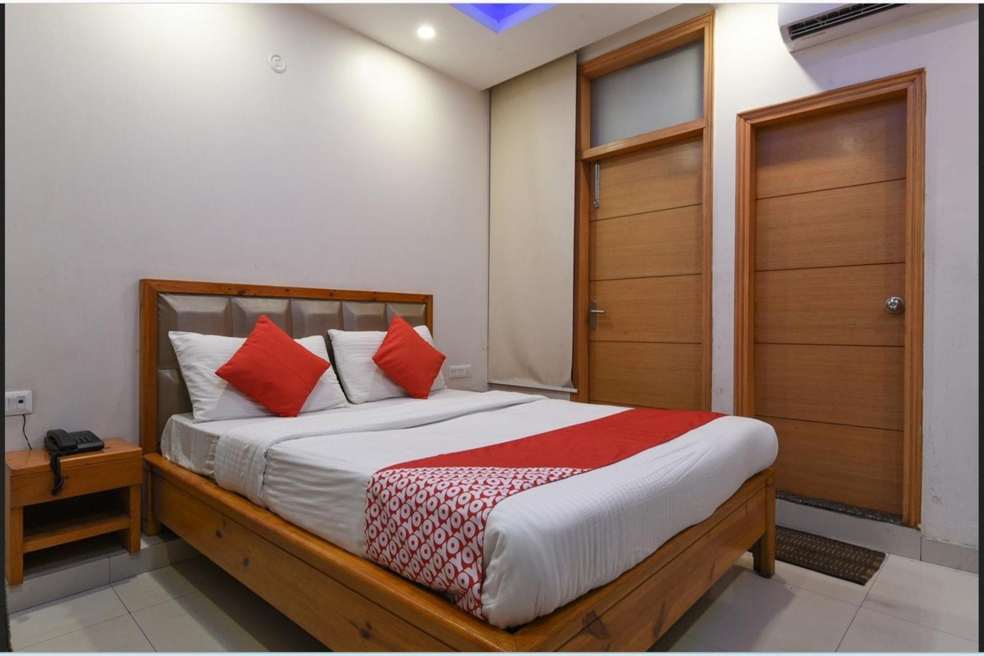 Hotel Clink New Delhi Airport Ngoại thất bức ảnh