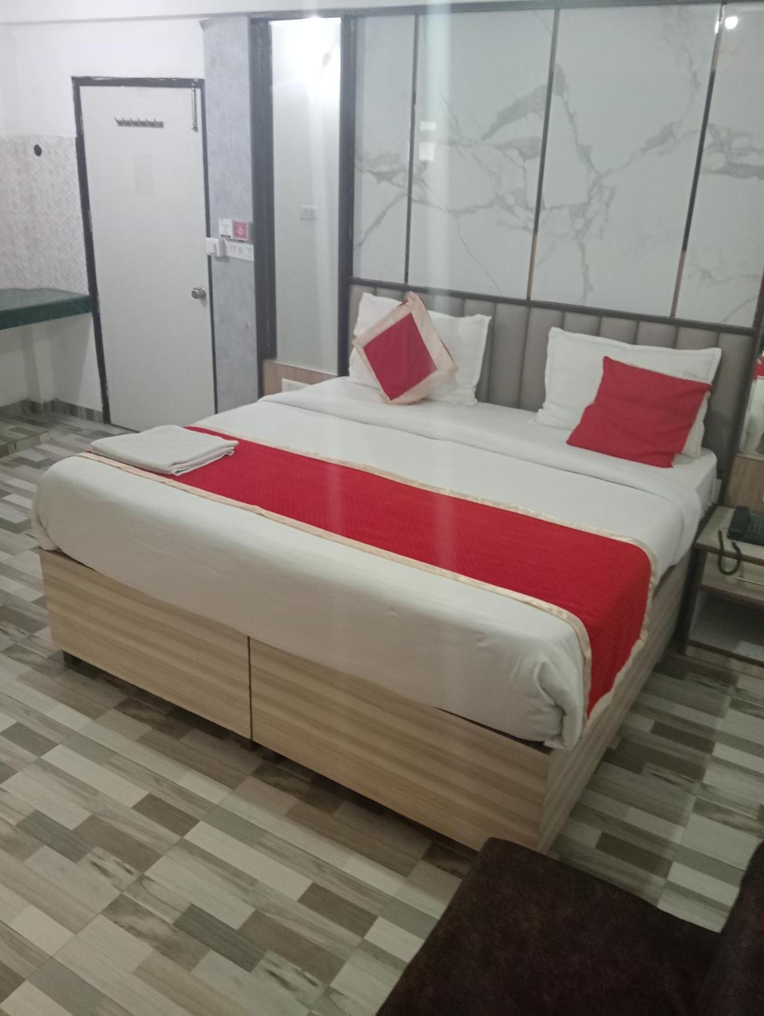 Hotel Clink New Delhi Airport Ngoại thất bức ảnh