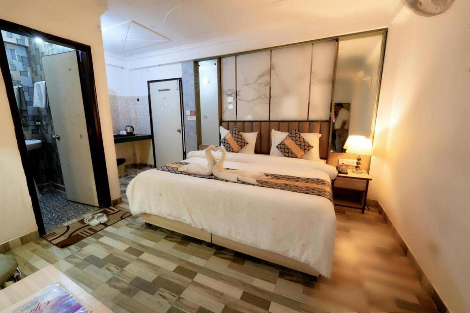 Hotel Clink New Delhi Airport Ngoại thất bức ảnh