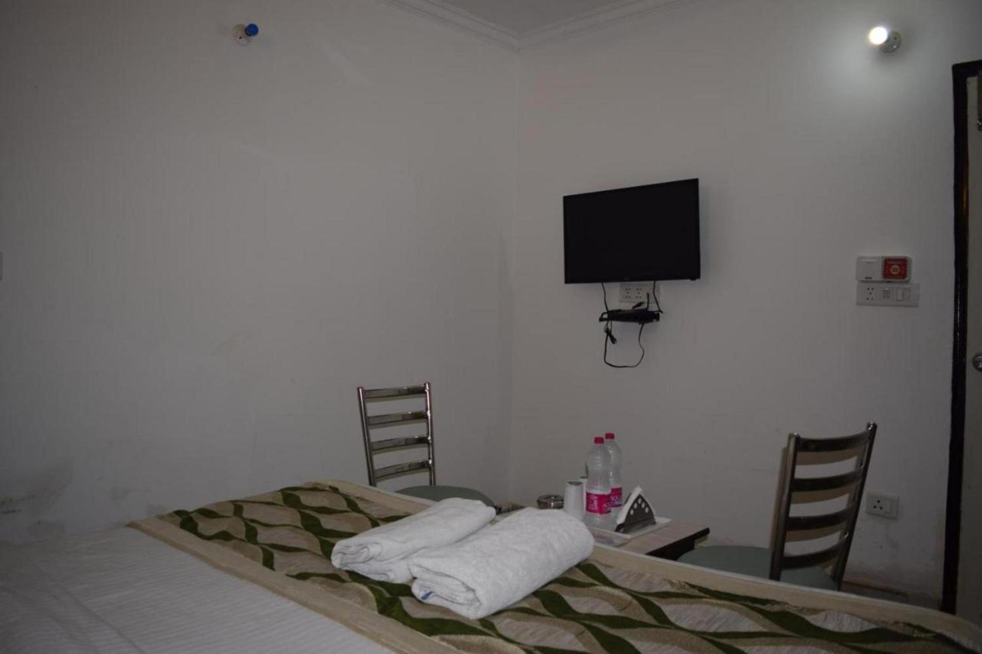 Hotel Clink New Delhi Airport Ngoại thất bức ảnh