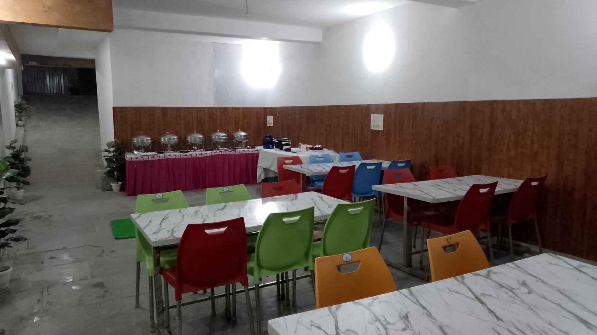 Hotel Clink New Delhi Airport Ngoại thất bức ảnh